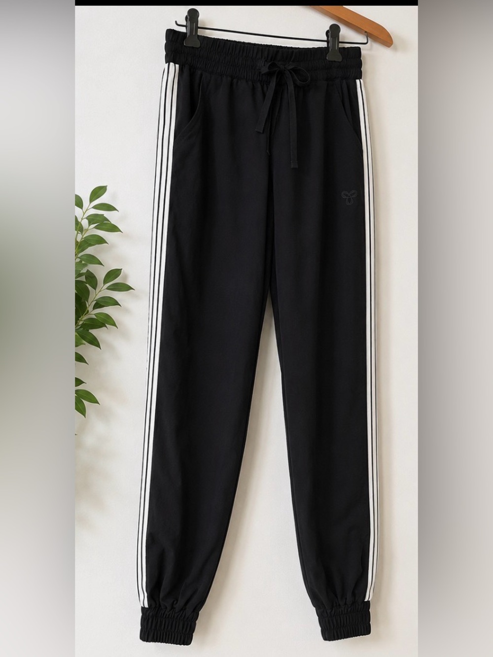 TNA Black Side Stripe Jogger Pants – Women’s XS